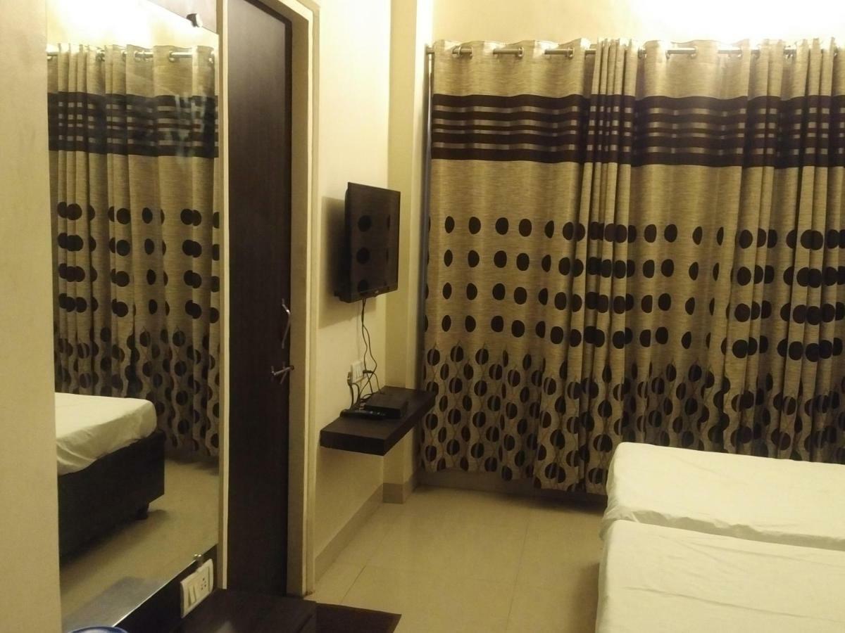 Hotel Rose Lodge Pune Eksteriør bilde